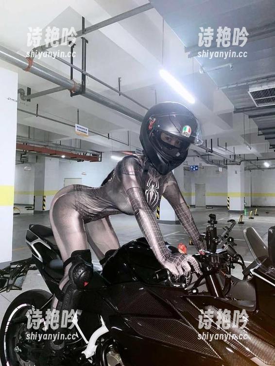 微密圈 - 蓝色怀旧：120斤的小王同学的图集福利，找回那份纯粹