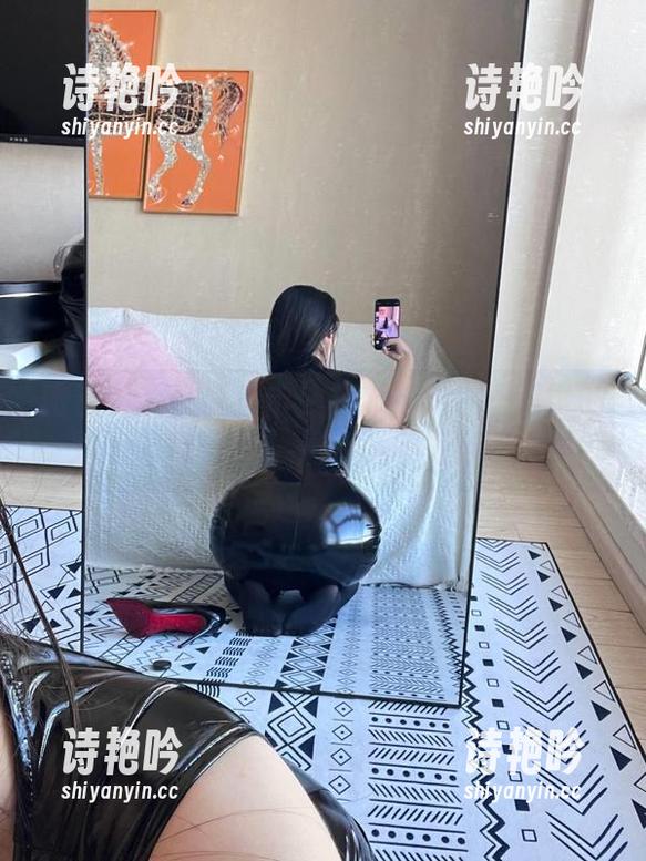 120斤的小王同学 微密圈 - 在线直击!120斤的小王同学的双马尾JK写真,刷点儿不如瞄点儿!