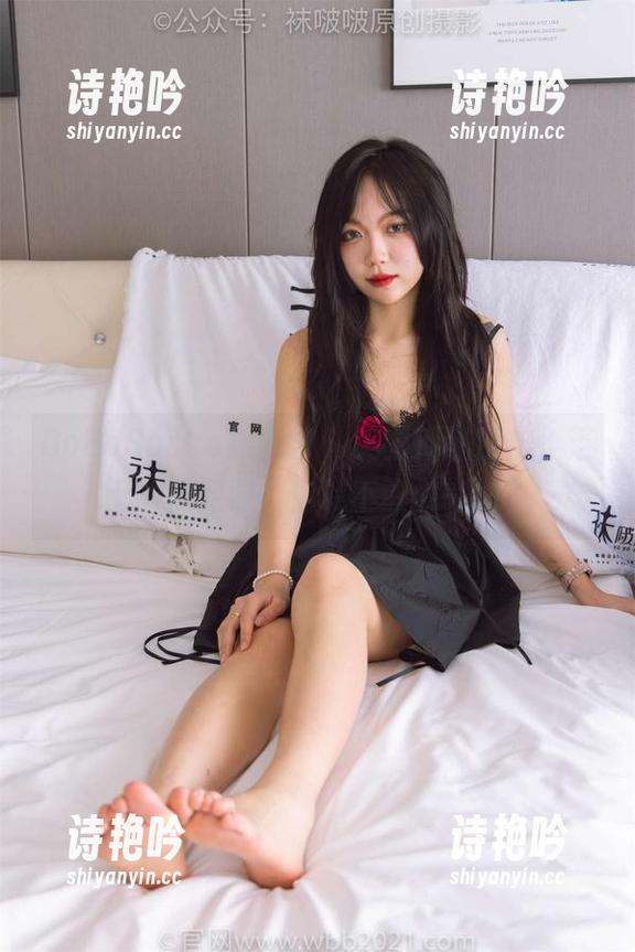 BoBoSocks袜啵啵-芝士 BoBoSocks袜啵啵 - 美图新鲜出炉,芝士的裸足照,你敢不敢戳一戳?
