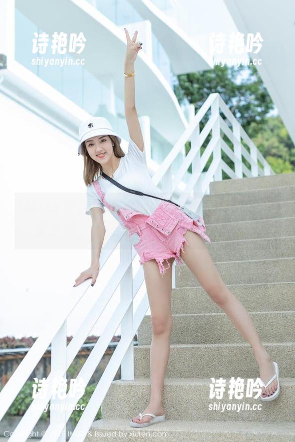 IMiss爱蜜社-逗逗doudou IMiss爱蜜社 - 逗逗doudou与女孩的甜蜜交流,每张套图都透着些许俏皮。