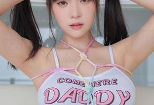 职业装？Kang Inkyung教你如何在穿搭中随时闪现个性！