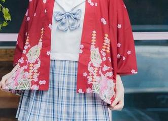 红裙美女，是喵糖映画的又一宝藏原图，真想问是怎么挑选的，这样子一点都不忌讳。