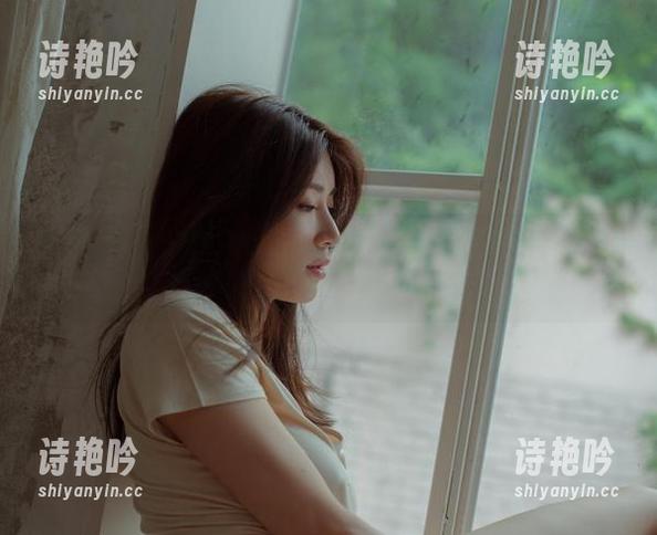 Min.E(민이)大人的图库分享：不小心捡到的“秘密”时光。