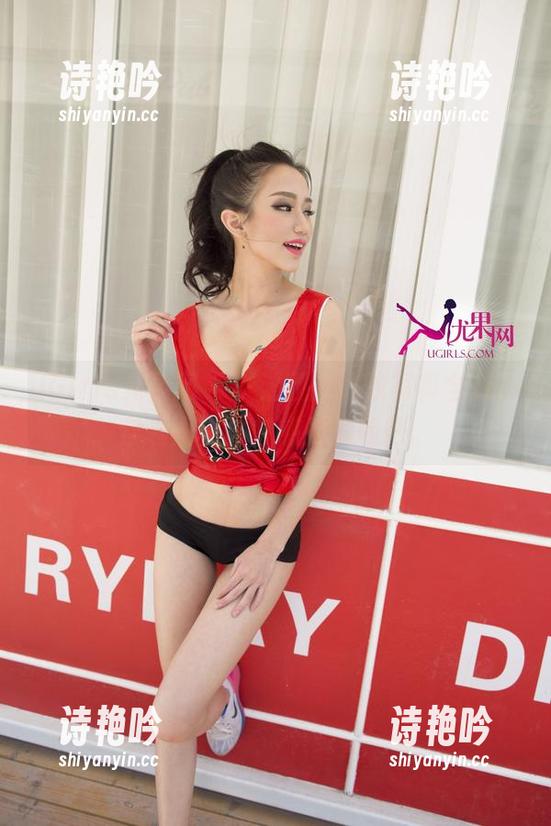 UGirls尤果网-小潘鼠 UGirls尤果网 - 小潘鼠的豹纹写真全集,穿越滑稽与魅惑的边缘吧。