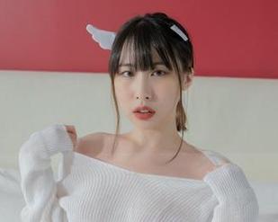 Uhye(이유혜)睡衣图集分享，一瞬间，仿佛家里的暖气又升高了。