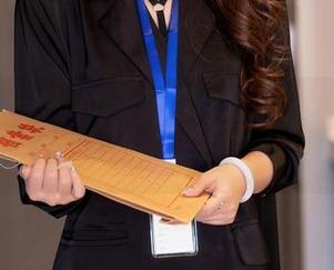 Xiuren秀人网 - 礼服和子纯儿Annie的联手，分享后果自己承包哦