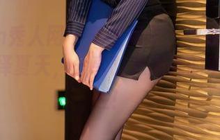 Xiuren秀人网 - 美图展示：当徐莉芝Booty演绎夏天，分享时光满满的幸福和绚烂！