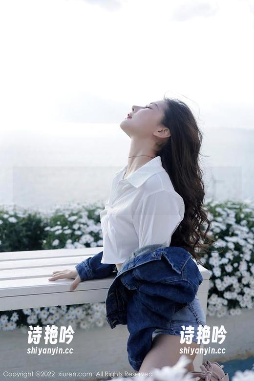 Xiuren秀人网 - 下载瑞莎Trista的女王写真集，看她就像在签名！