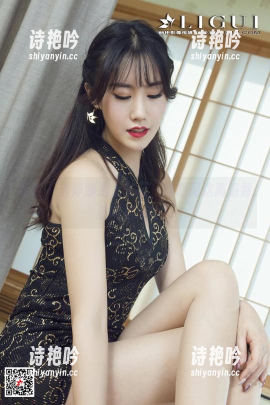 丽柜-婷婷 丽柜 - 当婷婷遇上圣诞,真想问这高清背景哪里来的?