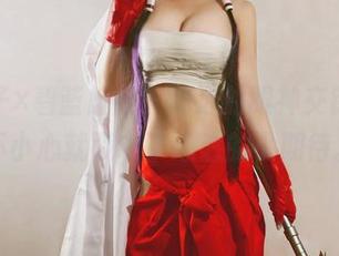 半半子×碧蓝航线—精选的眼神交锋，一不小心就戳中了心底的小期待。