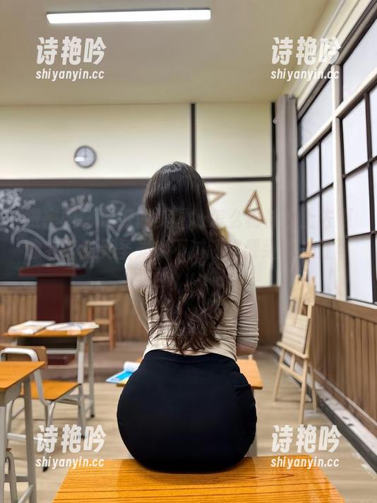 微密圈 - 说好的美图，怎么棉袜看上去更像老旧的无圣光？不过还是要继续关注可可西yyy啊～