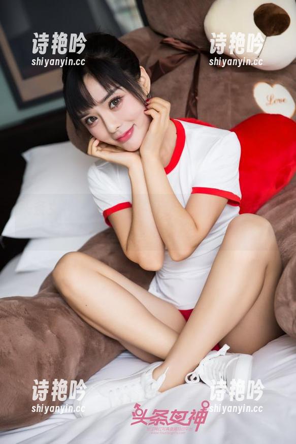 头条女神-高韩菲 头条女神 - 想跟高韩菲学穿旗袍?来一场写真分享会,没准能找到灵感!