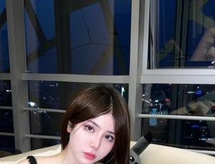 微密圈 - 少女的气息在私房里游荡，奔跑的晶骡子做得真不错