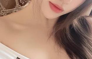 微密圈 - 看！奶宝妹纸的制服图包，小心被她俘获！