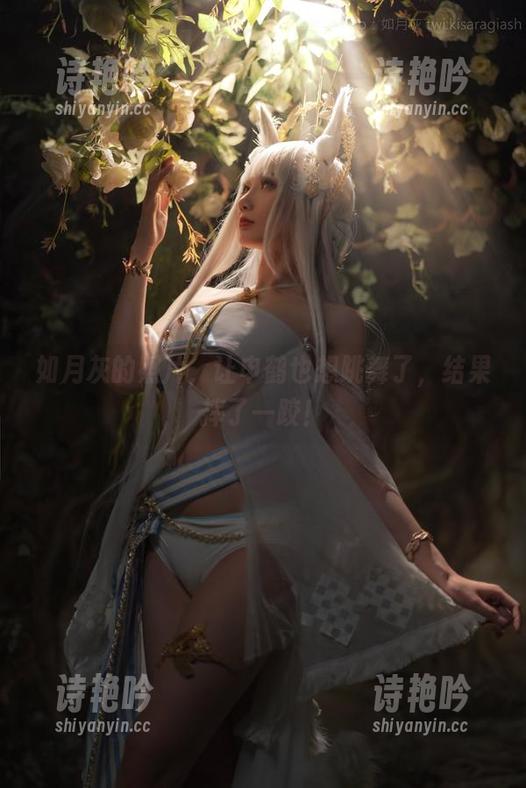 如月灰的照片，让申鹤也想跳舞了，结果摔了一跤！