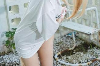 安食Ajiki的写真集：日常中的点滴小欢乐让人沉迷