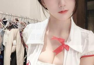 微密圈 - 将小玉吃果冻的美图做成壁纸，看着都想有个捆绑计划了。