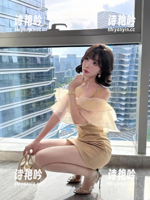 微密圈 - 只需收下这波：徐莉芝Booty的吊带图包，让人忍俊不禁！