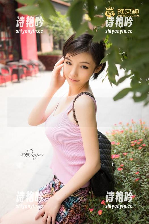 推女神-Lee小棠 推女神 - 别花冤枉钱,免费下载Lee小棠圣诞写真,过节先从节俭开始!