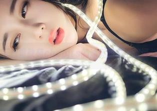 推女神 - 下载黄歆苑chobits的油亮图册，保证送你小心心