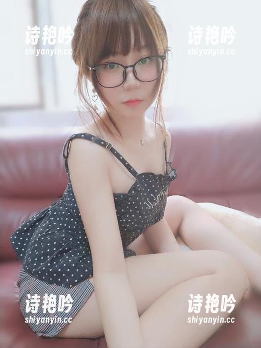 摇摇乐yoyo的兔女郎摄影展：一场关于兔耳朵的高清旅行！