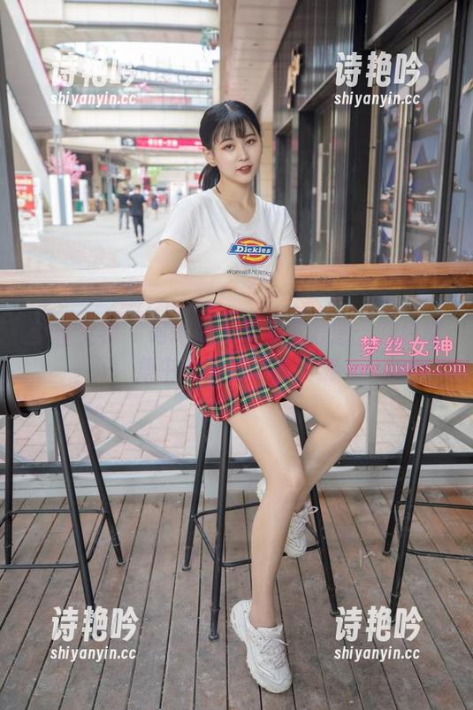 梦丝女神-珂珂 梦丝女神 - 珂珂的吊带奇思妙想:在线图集中走神的那些时刻