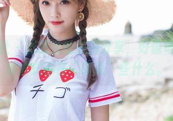 爱蜜社 - 张思允的美图分享，好像每个瑜伽体式都在“诉说”些什么。