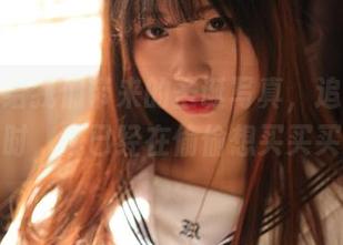 猫九酱给我们带来的圣诞写真，追求气氛的同时，我已经在偷偷想买买买了。