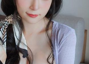 白银81的作品深藏在图集中，富贵逼人的不止是外表