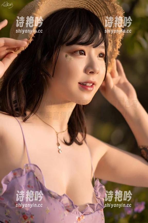 再来个最新的：皮皮奶可可爱了啦黑色写真，资源丰富得像点心一样，耶嘿！