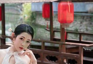 秀人网 - 伊小七MoMo的长腿，随便一拍都是作品，当然得是无圣光版，来一发真实的呼唤吧！