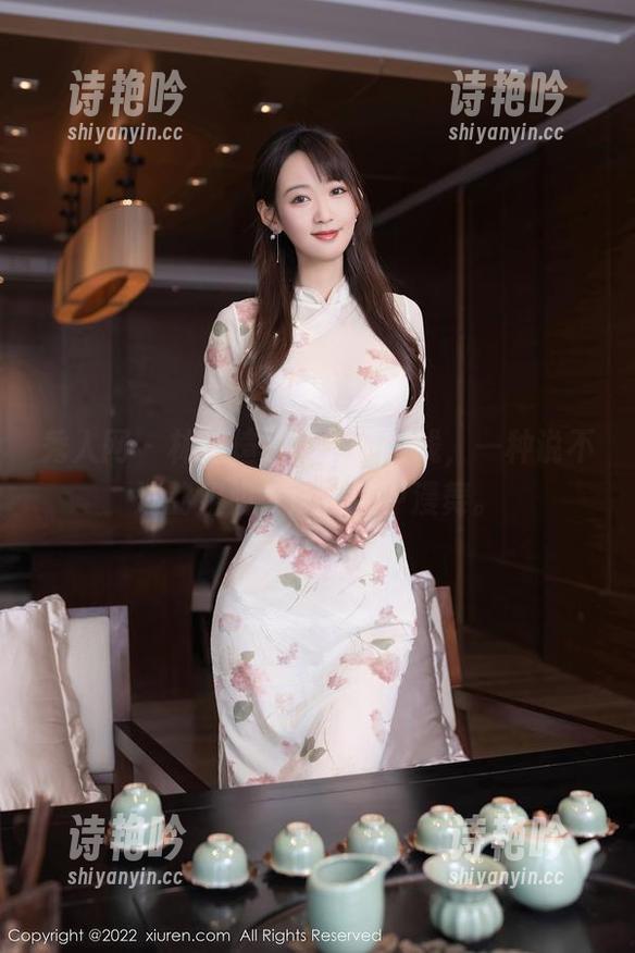 秀人网 - 林煊煊姐的美图上线，一种说不清的姐姐气质在空中漫舞。
