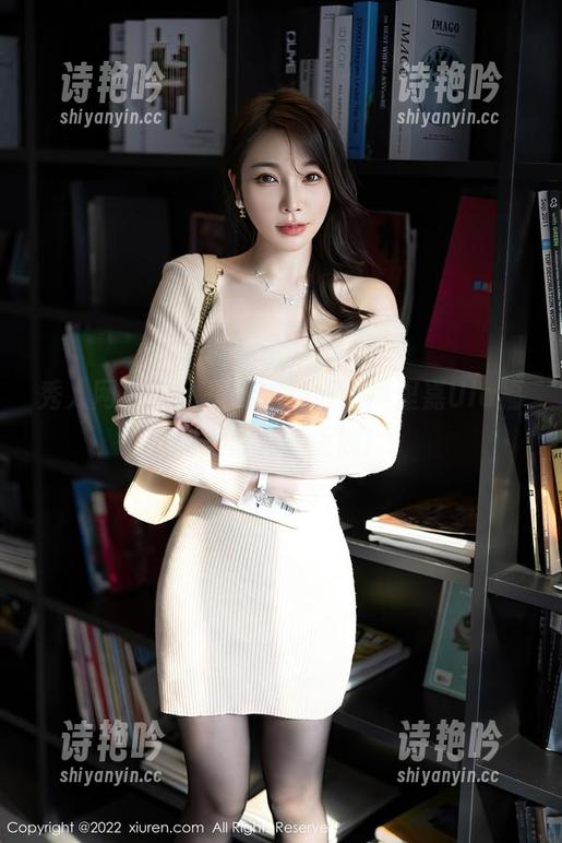 秀人网 - 令人垂涎的制服，绮里嘉Ula福利图片偷偷上线！