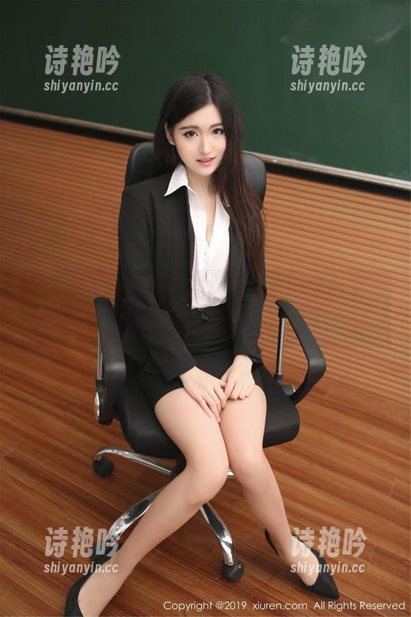 秀人网 - 高跟鞋之美：美七mia的图集，轻松就敢让人多看几眼