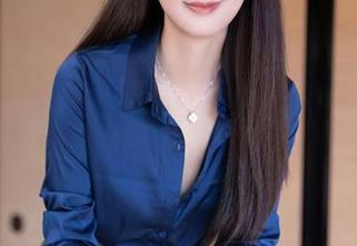 秀人网 - 圣诞的萌奈子从未让人失望，作品集下载开启新奇体验！
