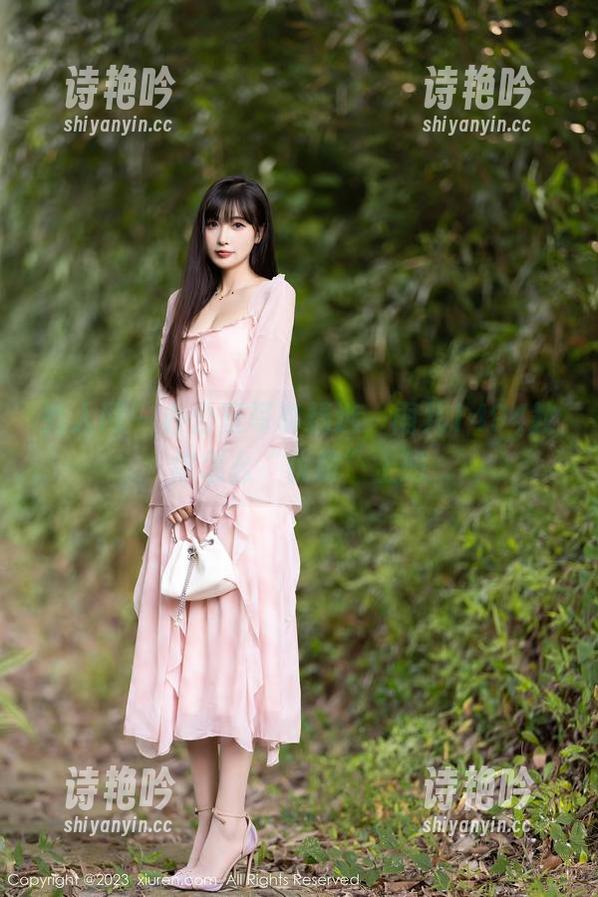秀人网-雨儿1494 秀人网 - 办公室写真精选,雨儿1494教你怎么“优雅”上班