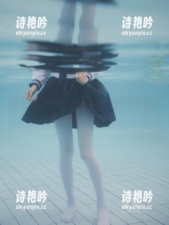 紧急企划-小恩 紧急企划 - 看!小恩最新校服写真分享,带着淡淡的怀旧气息。