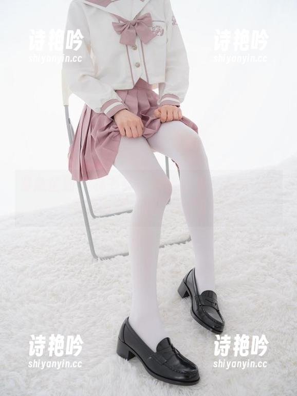 紧急企划 - 林书辞的泳装合集：海滩上的轻松腔调，有点懒散的美