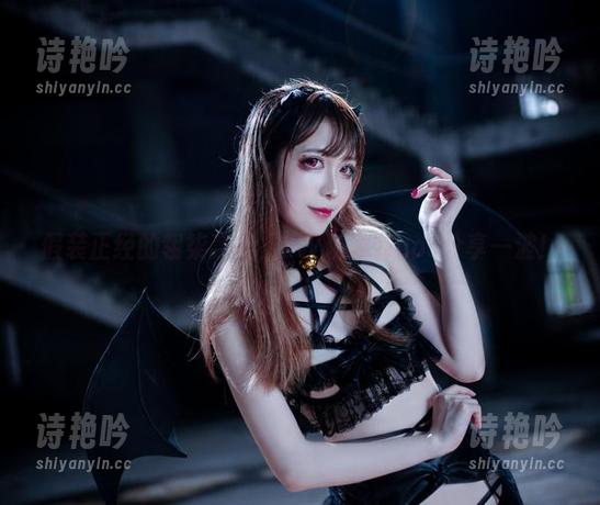翎柒菜菜 假装正经的翎柒菜菜,6W粉福利cos分享一波!