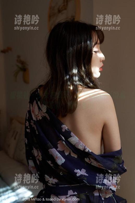 蜜桃社-萌美Moemi 蜜桃社 - 少女在夏天:萌美Moemi的私房写真,慢慢看哦