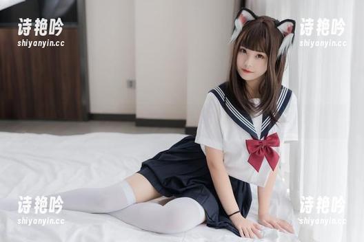 蜜汁猫裘的私房写真，职场不止是西装与报表