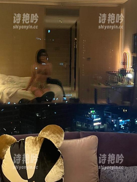 微密圈 - 詹詹的泳池蓝色比基尼——免费作品，比我梦中的泳装还更撩。