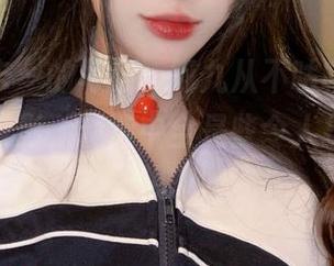 “卡夫卡”的写意，阿九从不咕咕的写真集，光与影，精选中全是些令人捉摸不透的忽明忽暗。