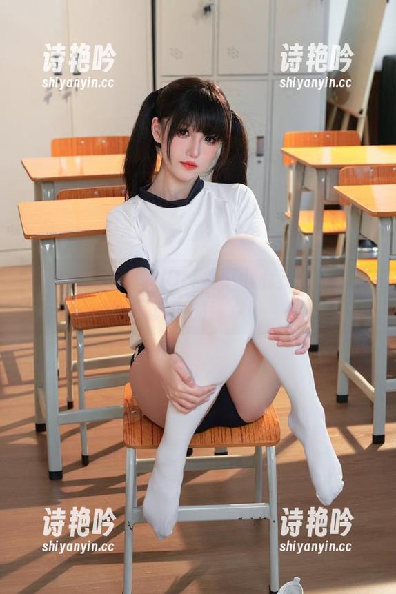 阿薰kaOri 毛衣里的阿薰kaOri,不小心变成了高清写真中的焦点…