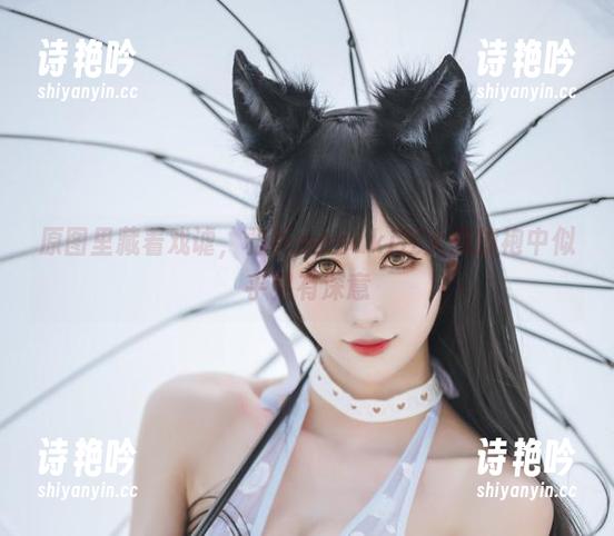 原图里藏着戏谑，雅祈masaki在大凤旗袍中似乎另有深意