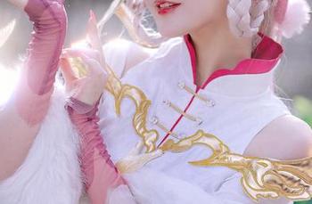 看！露儿大魔王的夏日写真，一次就好，确保在你朋友圈炸开彩虹！