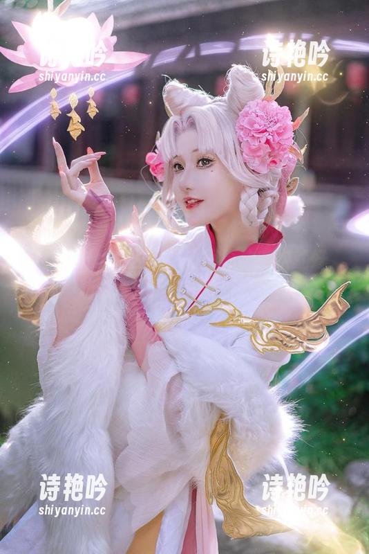 露儿大魔王 看!露儿大魔王的夏日写真,一次就好,确保在你朋友圈炸开彩虹!