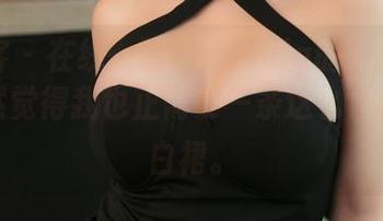 青豆客 - 在线一瞥绮里嘉ula的白裙图集，突然觉得我也正需要一条这么“纯”的白裙。