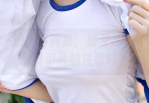 青豆客 - 短裤写真集：颖莹儿YY你就这么想要引我的注意吗？