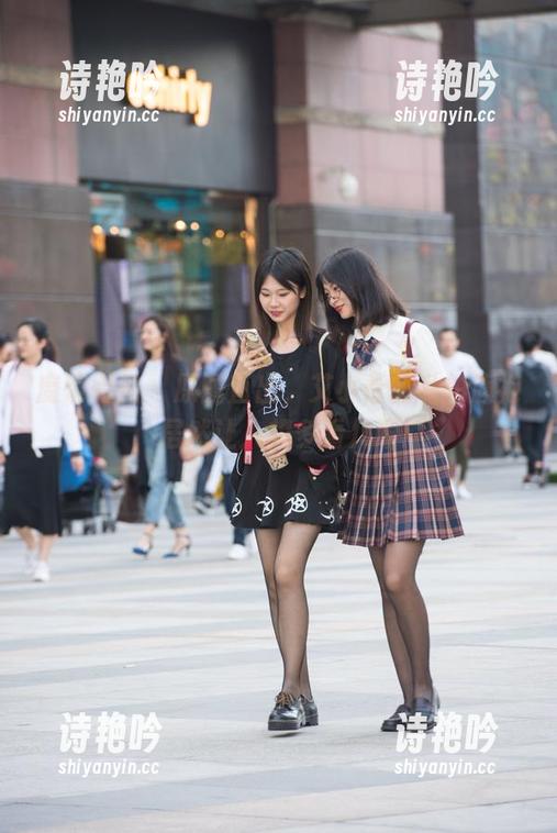 魔镜街拍 - 原图直出，艾小青的私拍旗袍，居然让人想多看几眼！